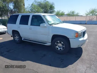 1999 Cadillac Escalade z VIN 1GYEK13R5XR417727, wystawiony jako IAAI lot #42281734 z przebiegiem 220 474 mil mil oraz . Historia ofert i sprzedaży dostępna na DreamBid. Obrazek 1.