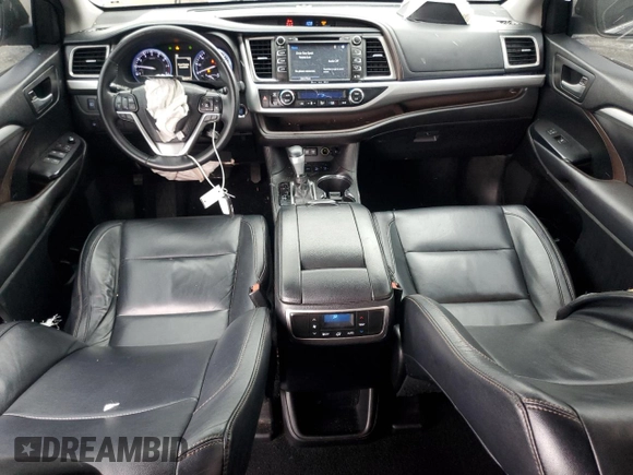 2018 Toyota Highlander SE with VIN 5TDJZRFH1JS816807, listed as a Copart auction lot 57179805 with 92,327 mi miles and Salvage title. Bid and sale history available at DreamBid. Image 8.