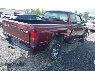 2000 Dodge 1500 z VIN 3B7HF13Z9YG138645, wystawiony jako IAAI lot #42298492 z przebiegiem 138 898 mil mil oraz . Historia ofert i sprzedaży dostępna na DreamBid. Obrazek 4.