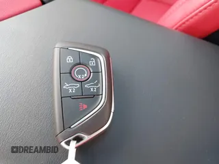 2023 Chevrolet Corvette 2LT z VIN 1G1YB2D46P5111406, wystawiony jako IAAI lot #41084884 z przebiegiem 21 789 mil mil oraz . Historia ofert i sprzedaży dostępna na DreamBid. Obrazek 11.