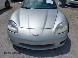 2005 Chevrolet Corvette with VIN 1G1YY34U055128686, listed as a IAAI auction lot 42035318 with 1 mi miles. Bid and sale history available at carsss.com. Image 6.