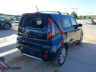 2017 Kia Soul + with VIN KNDJP3A55H7462679, listed as a IAAI auction lot 41985241 with 118,186 mi miles. Bid and sale history available at carsss.com. Image 4.