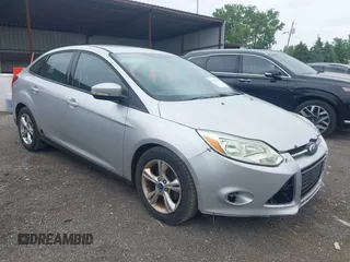 2012 Ford Focus SE с VIN 1FAHP3F24CL194324, выставлен на аукционе IAAI как лот 42317139 с пробегом 153 637 миль миль и . История ставок и продаж доступна на DreamBid. Изображение 1.