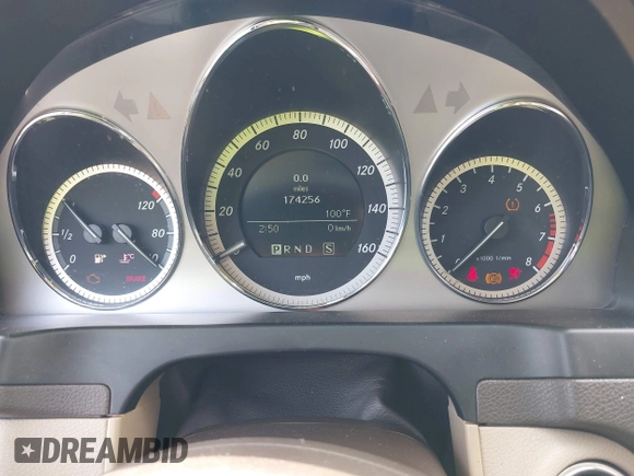 2009 Mercedes-Benz C 300 Sport z VIN WDDGF81X99F247766, wystawiony jako IAAI lot #42426314 z przebiegiem 174 256 mil mil oraz . Historia ofert i sprzedaży dostępna na DreamBid. Obrazek 7.