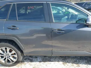 2023 Toyota RAV4 XLE Premium with VIN 2T3A1RFV9PC374171, listed as a IAAI auction lot 41261537 with 32,820 mi miles. Bid and sale history available at carsss.com. Image 13.