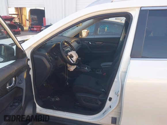 2019 Nissan Rogue SL with VIN 5N1AT2MV0KC841763, listed as a IAAI auction lot 40810670 with 54,315 mi miles and . Bid and sale history available at carsss.com. Image 5.