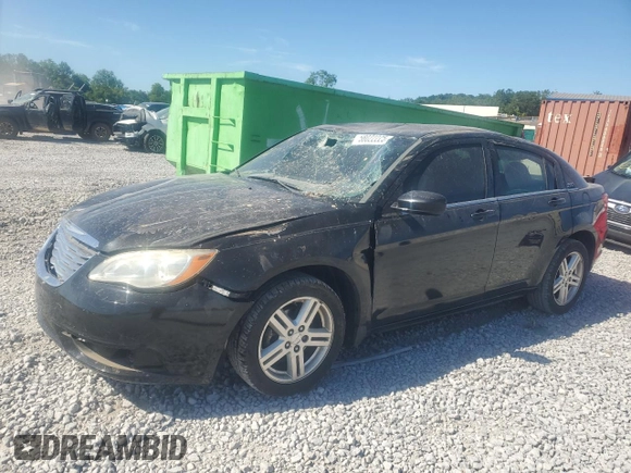 2013 Chrysler 200 LX z VIN 1C3CCBAB4DN586750, wystawiony jako Copart lot #58022225 z przebiegiem 165 631 mil mil oraz Szkoda całkowita • Salvage title. Historia ofert i sprzedaży dostępna na DreamBid. Obrazek 1.