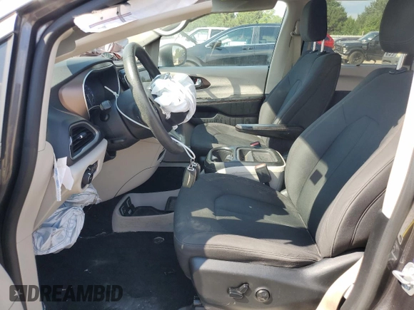 2018 Chrysler Pacifica Touring Plus with VIN 2C4RC1FG8JR365588, listed as a Copart auction lot 61787625 with 98,316 mi miles and Salvage title. Bid and sale history available at DreamBid. Image 7.