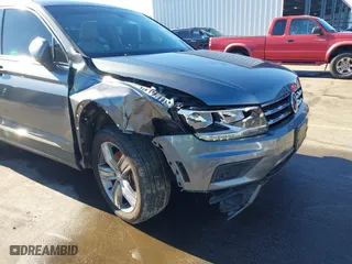 2021 Volkswagen Tiguan SE with VIN 3VV2B7AX2MM001713, listed as a IAAI auction lot 41357396 with 81,872 mi miles. Bid and sale history available at carsss.com. Image 6.
