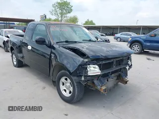 2002 Ford F-150 XL z VIN 1FTRX07W12KD47521, wystawiony jako IAAI lot #42044623 z przebiegiem 334 930 mil mil oraz . Historia ofert i sprzedaży dostępna na DreamBid. Obrazek 1.