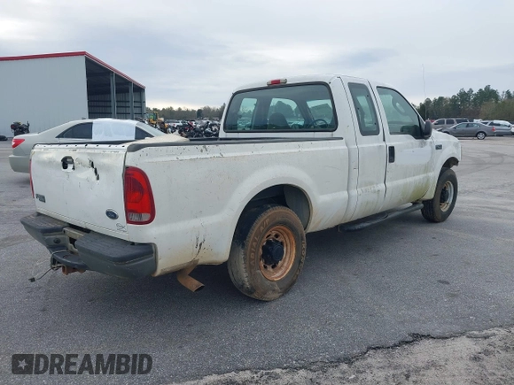 2004 Ford Super Duty F-250 XL with VIN 1FTNX20LX4EB97517, listed as a IAAI auction lot 41277987 with 202,880 mi miles. Bid and sale history available at carsss.com. Image 4.