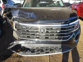 2024 Volkswagen Atlas SE with VIN 1V2LR2CA4RC505410, listed as a IAAI auction lot 41513445 with 18,647 mi miles and . Bid and sale history available at DreamBid. Image 6.