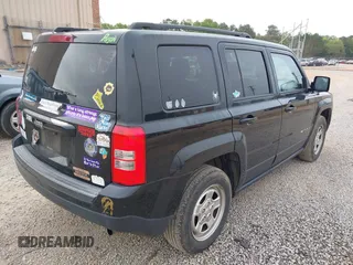 2016 Jeep Patriot Sport with VIN 1C4NJPBA8GD537851, listed as a IAAI auction lot 41996772 with 155,676 mi miles. Bid and sale history available at carsss.com. Image 4.