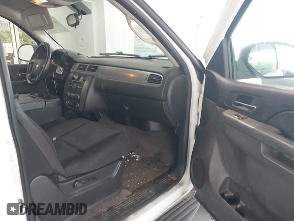 2010 Chevrolet Tahoe LS with VIN 1GNUKAE05AR172216, listed as a IAAI auction lot 42698775 with 259,416 mi miles and . Bid and sale history available at DreamBid. Image 5.