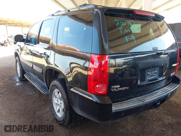 2008 GMC Yukon SLT w/4SB with VIN 1GKFK13068J200767, listed as a IAAI auction lot 42005014 with 297,242 mi miles. Bid and sale history available at carsss.com. Image 3.