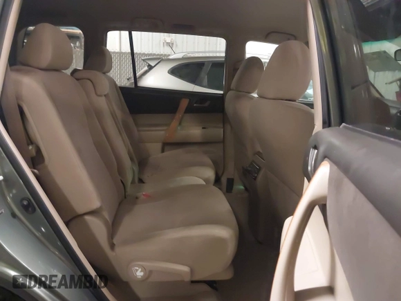 2008 Toyota Highlander Hybrid with VIN JTEEW41A382010228, listed as a IAAI auction lot 41714620 with 152,323 mi miles. Bid and sale history available at carsss.com. Image 8.
