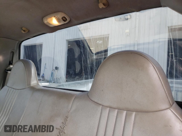 2004 Ford F-250 XL z VIN 1FTNF20L04EA69791, wystawiony jako Copart lot #54424805 z przebiegiem 257 994 mil mil oraz Szkoda całkowita • Salvage title. Historia ofert i sprzedaży dostępna na DreamBid. Obrazek 10.