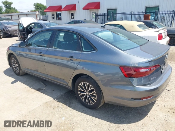 2021 Volkswagen Jetta S z VIN 3VWC57BU0MM098146, wystawiony jako IAAI lot #42201070 z przebiegiem 47 792 mil mil oraz . Historia ofert i sprzedaży dostępna na DreamBid. Obrazek 3.