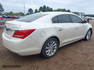 2014 Buick LaCrosse Leather with VIN 1G4GB5G32EF100686, listed as a IAAI auction lot 41916918 with 153,707 mi miles. Bid and sale history available at carsss.com. Image 4.