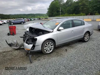 2010 Volkswagen Passat Komfort z VIN WVWJK7AN1AE141083, wystawiony jako Copart lot #57826045 z przebiegiem 128 702 mil mil oraz Szkoda całkowita • Salvage title. Historia ofert i sprzedaży dostępna na DreamBid. Obrazek 1.