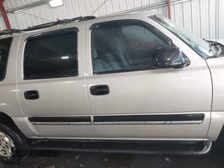 2004 Chevrolet Suburban LS with VIN 3GNEC16Z74G201816, listed as a IAAI auction lot 41721157 with 265,245 mi miles. Bid and sale history available at carsss.com. Image 13.