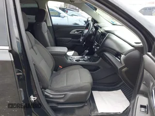 2018 Chevrolet Traverse LT Cloth with VIN 1GNEVGKW9JJ281915, listed as a IAAI auction lot 41943572 with 48,569 mi miles. Bid and sale history available at carsss.com. Image 5.