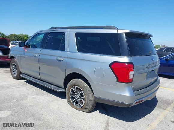 2023 Ford Expedition Max XLT with VIN 1FMJK1J86PEA03874, listed as a IAAI auction lot 41742291 with 45,822 mi miles. Bid and sale history available at carsss.com. Image 3.