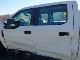 2019 Ford Super Duty F-250 SRW XL with VIN 1FT7W2A65KEF95185, listed as a IAAI auction lot 41615970 with 68,278 mi miles. Bid and sale history available at carsss.com. Image 14.
