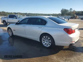 2010 BMW 7 Series 750Li z VIN WBAKB8C5XACY62874, wystawiony jako Copart lot #75656054 z przebiegiem 132 663 mil mil oraz Szkoda całkowita • Salvage title. Historia ofert i sprzedaży dostępna na DreamBid. Obrazek 2.