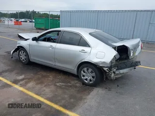 2011 Toyota Camry LE z VIN 4T1BF3EK1BU209614, wystawiony jako IAAI lot #42193388 z przebiegiem 197 732 mil mil oraz . Historia ofert i sprzedaży dostępna na DreamBid. Obrazek 3.