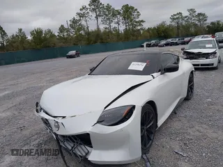 2023 Nissan Z Performance с VIN JN1BZ4BH3PM311131, выставлен на аукционе IAAI как лот 41258294 с пробегом 27 426 миль миль и . История ставок и продаж доступна на DreamBid. Изображение 17.