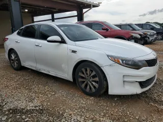 2017 Kia Optima LX z VIN 5XXGT4L36HG124383, wystawiony jako Copart lot #54276425 z przebiegiem 213 621 mil mil oraz Szkoda całkowita • Salvage title. Historia ofert i sprzedaży dostępna na DreamBid. Obrazek 4.
