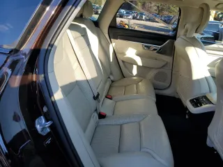 2017 Volvo V90 z VIN YV4A22NL1H1000167, wystawiony jako Copart lot #82362134 z przebiegiem 92 527 mil mil oraz Szkoda całkowita • Salvage title. Historia ofert i sprzedaży dostępna na DreamBid. Obrazek 10.