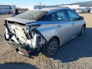 2020 Toyota Prius LE with VIN JTDL9RFU1L3018642, listed as a IAAI auction lot 41445840 with 41,090 mi miles and . Bid and sale history available at DreamBid. Image 4.