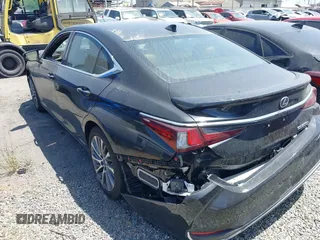 2021 Lexus ES 300h z VIN 58ADA1C11MU009897, wystawiony jako IAAI lot #42131776 z przebiegiem 28 460 mil mil oraz . Historia ofert i sprzedaży dostępna na DreamBid. Obrazek 3.