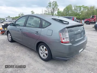 2005 Toyota Prius with VIN JTDKB20UX53104972, listed as a IAAI auction lot 42233026 with 228,920 mi miles and . Bid and sale history available at DreamBid. Image 3.