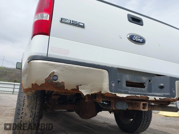 2008 Ford F-150 XLT with VIN 1FTPW14V28FA72092, listed as a IAAI auction lot 42038639 with 211,839 mi miles. Bid and sale history available at carsss.com. Image 12.