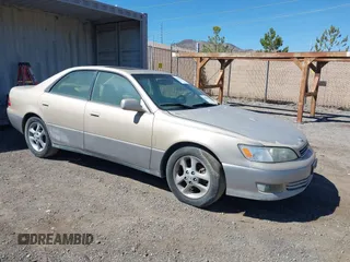 2000 Lexus ES 300 с VIN JT8BF28G7Y0257767, выставлен на аукционе IAAI как лот 41881463 с пробегом 227 803 миль миль и . История ставок и продаж доступна на DreamBid. Изображение 1.