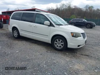 2010 Chrysler Town & Country Touring with VIN 2A4RR5D17AR463316, listed as a IAAI auction lot 42075932 with 260,617 mi miles. Bid and sale history available at carsss.com. Image 1.