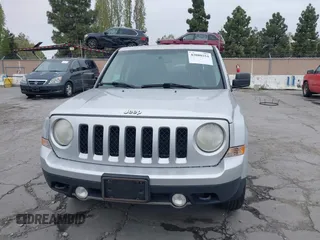 2014 Jeep Patriot Limited with VIN 1C4NJRCB0ED504715, listed as a IAAI auction lot 42080254 with 198,380 mi miles. Bid and sale history available at carsss.com. Image 12.