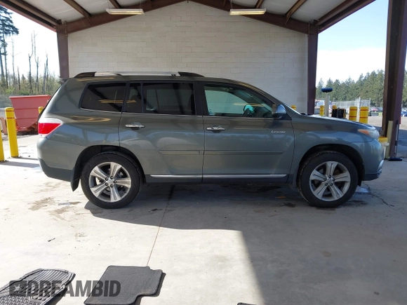 2012 Toyota Highlander Limited with VIN 5TDDK3EH5CS101760, listed as a IAAI auction lot 41993875 with 318,423 mi miles. Bid and sale history available at carsss.com. Image 13.