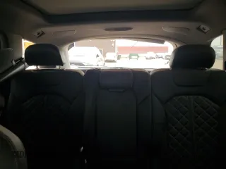 2022 Audi SQ7 Premium Plus z VIN WA1AWBF73ND010793, wystawiony jako Copart lot #53046083 z przebiegiem 12 925 mil mil oraz . Historia ofert i sprzedaży dostępna na DreamBid. Obrazek 10.