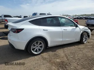 2022 Tesla Model Y Long Range z VIN 7SAYGAEE2NF465173, wystawiony jako Copart lot #53983845 z przebiegiem 42 740 mil mil oraz Szkody całkowita. Historia ofert i sprzedaży dostępna na DreamBid. Obrazek 3.