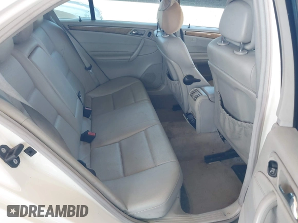 2007 Mercedes-Benz C 230 Sport z VIN WDBRF52HX7F903574, wystawiony jako IAAI lot #42350529 z przebiegiem 230 516 mil mil oraz . Historia ofert i sprzedaży dostępna na DreamBid. Obrazek 8.
