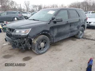 2016 Ford Police Interceptor Utility z VIN 1FM5K8AR6GGA62950, wystawiony jako IAAI lot #41521566 z przebiegiem 139 127 mil mil oraz . Historia ofert i sprzedaży dostępna na DreamBid. Obrazek 2.