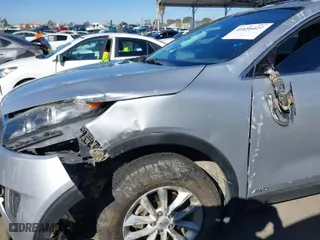2017 Kia Sorento LX with VIN 5XYPGDA36HG235972, listed as a IAAI auction lot 41656427 with 129,623 mi miles. Bid and sale history available at carsss.com. Image 6.