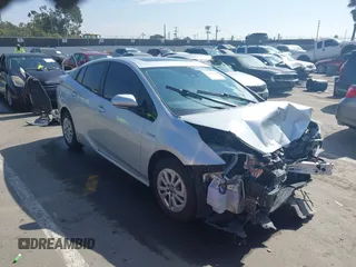 2018 Toyota Prius Two with VIN JTDKARFU2J3554502, listed as a IAAI auction lot 41592780 with 119,210 mi miles. Bid and sale history available at carsss.com. Image 1.