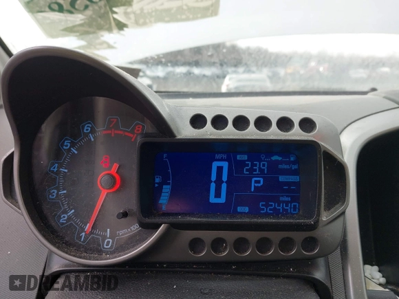 2014 Chevrolet Sonic LS z VIN 1G1JA5SG4E4144989, wystawiony jako IAAI lot #41638629 z przebiegiem 52 440 mil mil oraz . Historia ofert i sprzedaży dostępna na DreamBid. Obrazek 7.