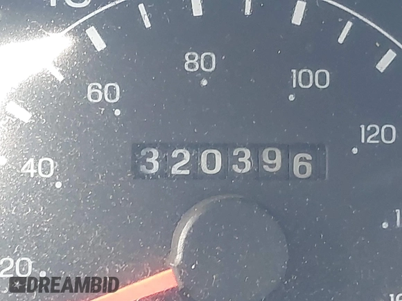 2001 Ford Super Duty F-250 XL with VIN 1FTNX20F01EA27544, listed as a IAAI auction lot 41395573 with 320,395 mi miles. Bid and sale history available at carsss.com. Image 15.