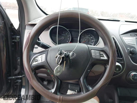 2015 Hyundai Tucson GLS with VIN KM8JT3AF6FU086041, listed as a IAAI auction lot 41521417 with 120,754 mi miles and . Bid and sale history available at DreamBid. Image 11.